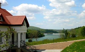 Noclegi Nad Jeziorem Myczkowieckim